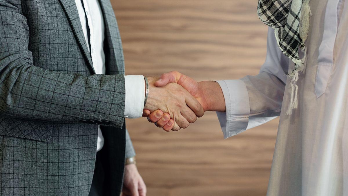 What Is an Affiliate Network and How Does It Work?